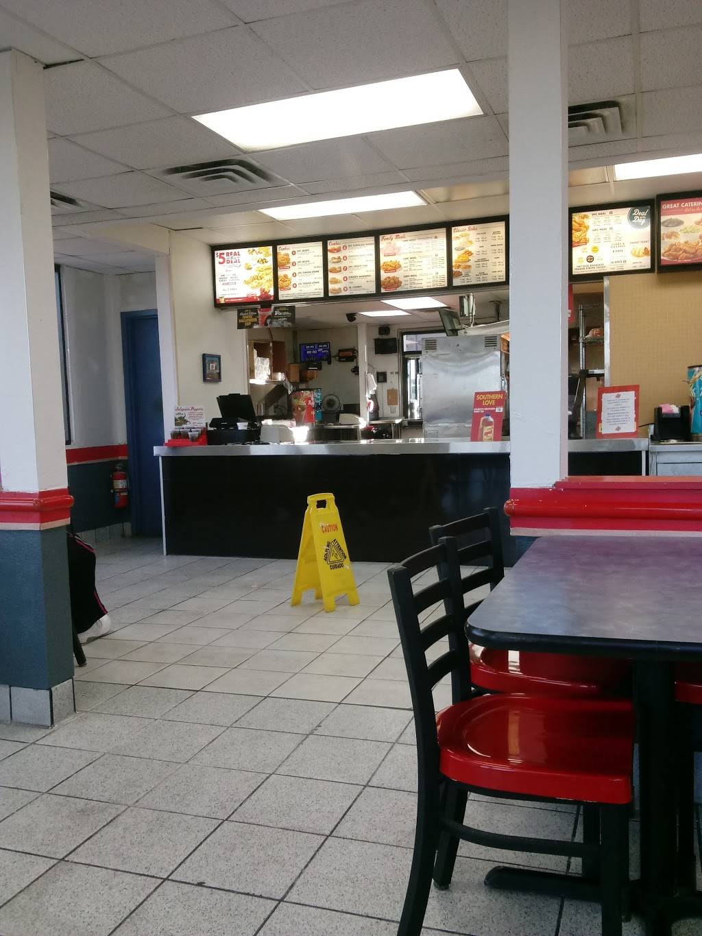 Churchs Chicken | restaurant | 206 Sidney Baker St S, Kerrville, TX 78028, USA | 8302573333 OR +1 830-257-3333