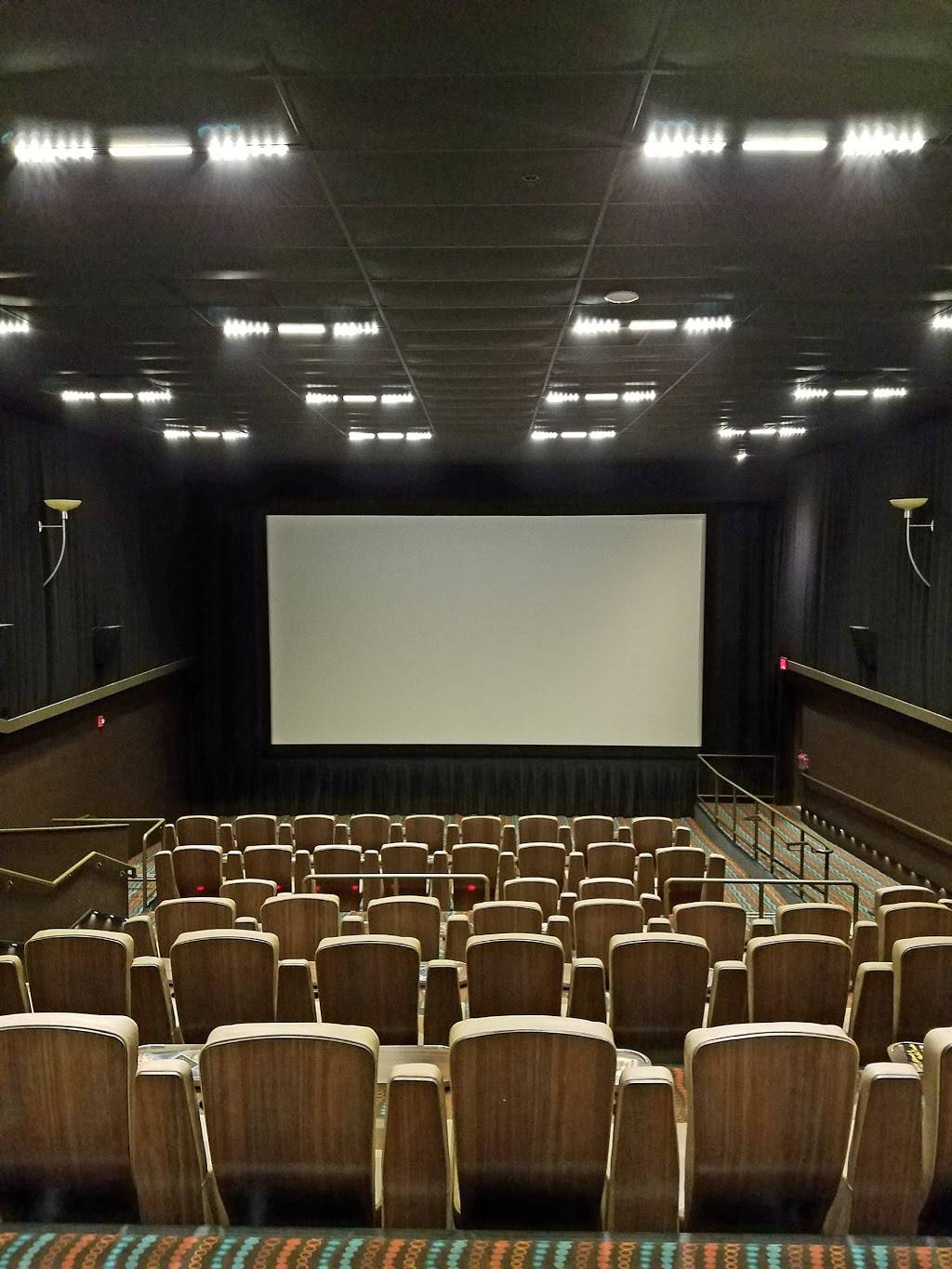 Ovation 10 Bloomington | restaurant | 415 Detroit Dr, Bloomington, IL 61704, USA | 3096612452 OR +1 309-661-2452