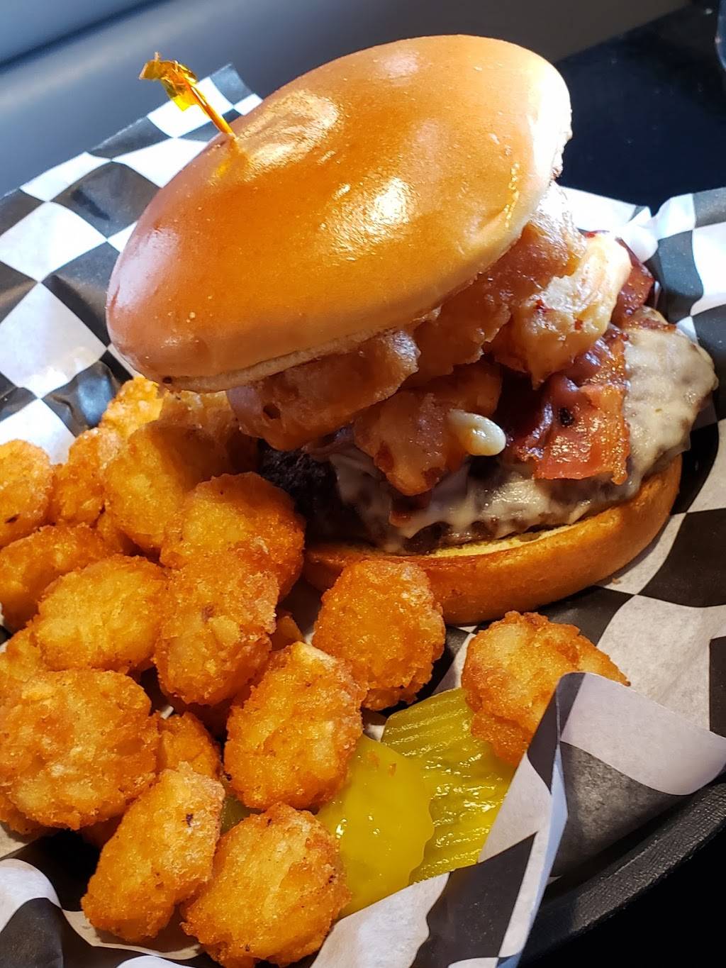 Titans Sports Saloon | restaurant | 1267 Geneva Ave N, Oakdale, MN 55128, USA | 6514448488 OR +1 651-444-8488