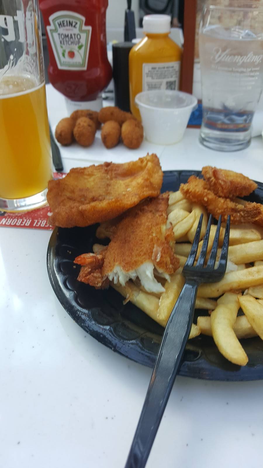 Riverbanks Bar & Grill | restaurant | 3250 Airport Boulrvard, West Columbia, SC 29170, USA | 8038225906 OR +1 803-822-5906