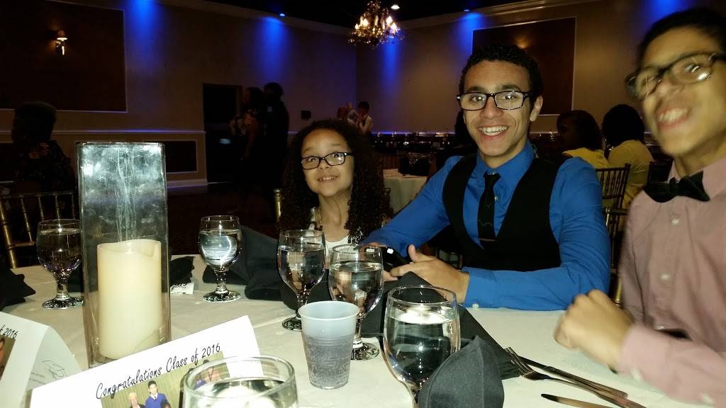 Swan Caterers | restaurant | 2015 S Water St, Philadelphia, PA 19148, USA | 2153898888 OR +1 215-389-8888