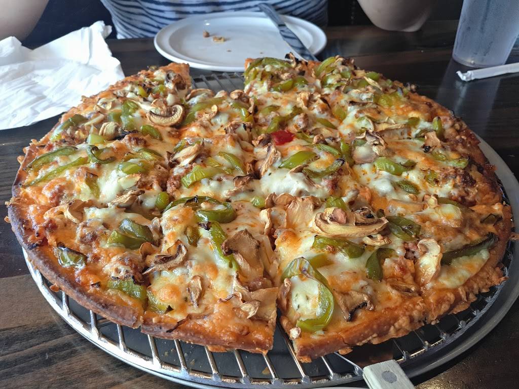 Aurelios Pizza | restaurant | 1212 S Michigan Ave, Chicago, IL 60605, USA | 3123744459 OR +1 312-374-4459