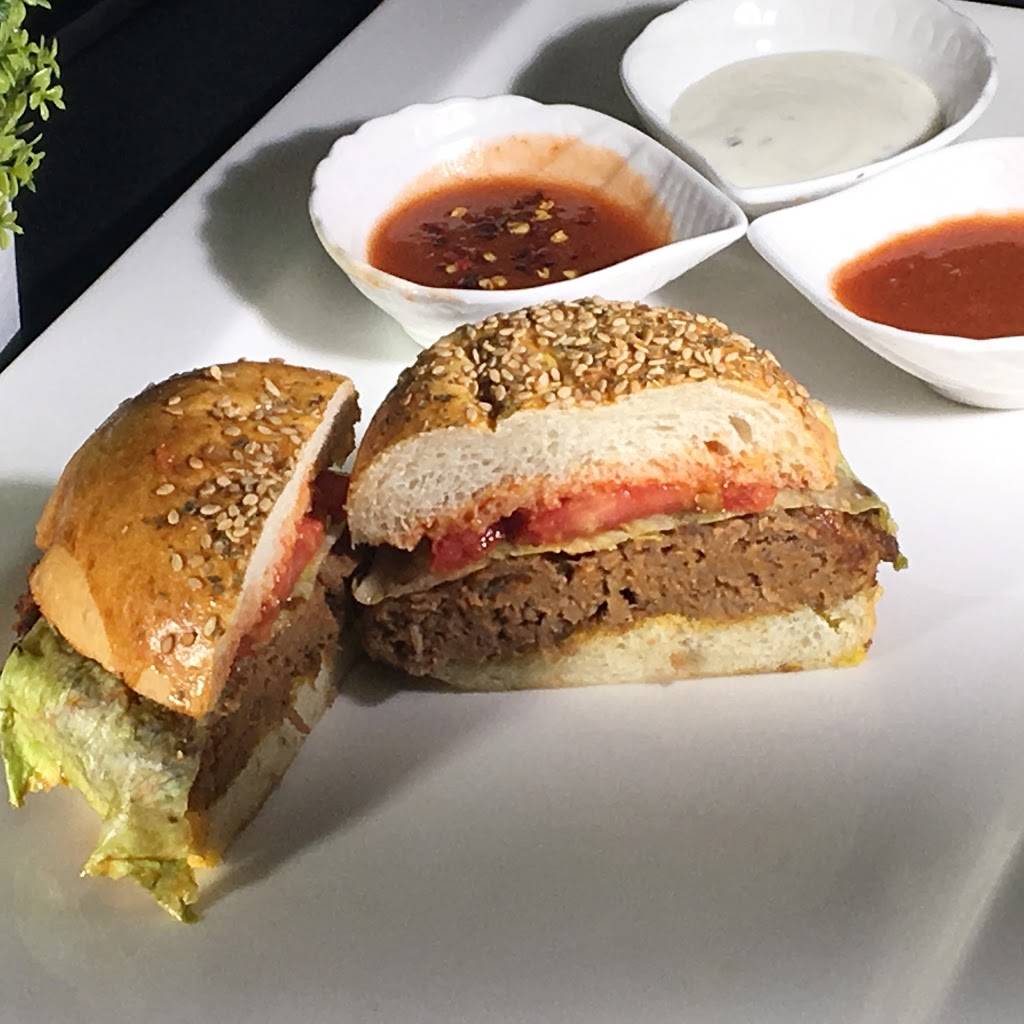 Home Sweet Home | restaurant | 1 Whitehorse Rd, North York, ON M3J 3A7, Canada | 4166330030 OR +1 416-633-0030