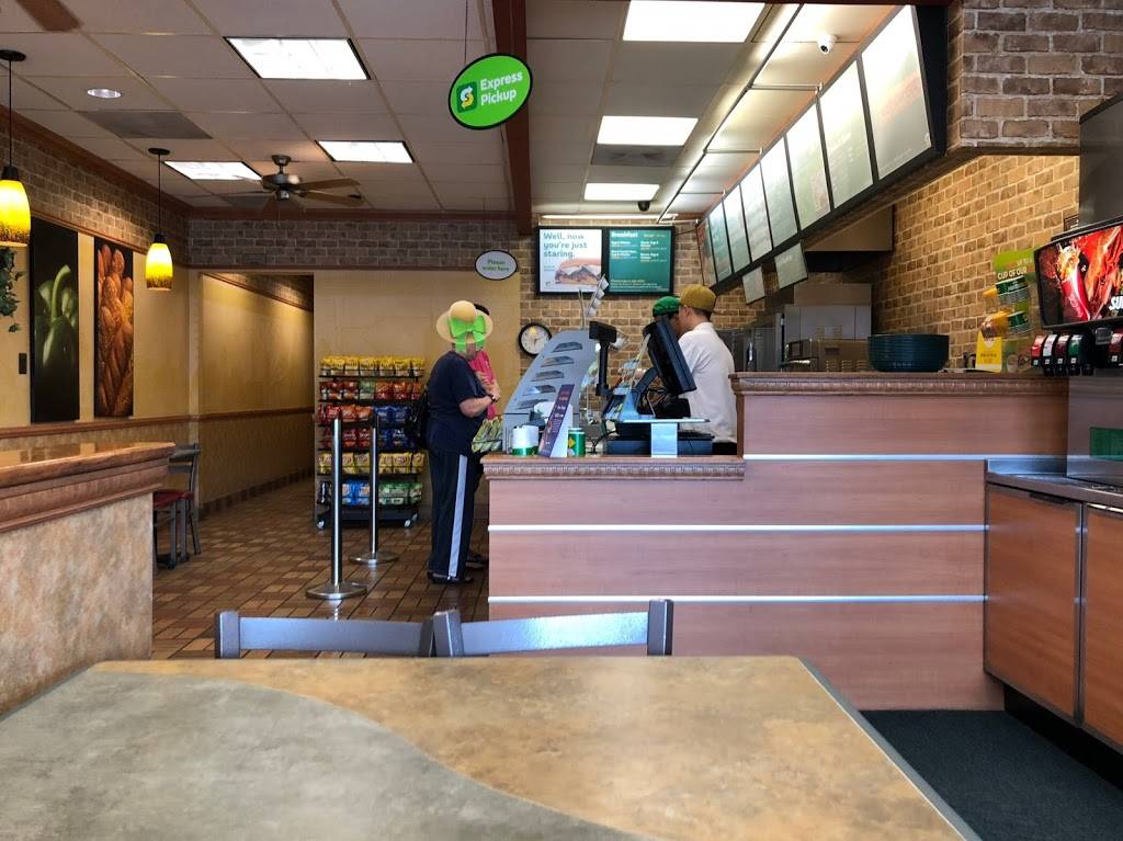Subway Restaurants | restaurant | 222 Maple Ave W #23, Vienna, VA 22180, USA | 7032817810 OR +1 703-281-7810