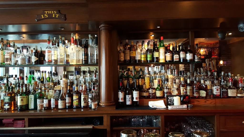 The Point Tavern | restaurant | 4469, 302 Wickenden St, Providence, RI 02903, USA | 4017514900 OR +1 401-751-4900