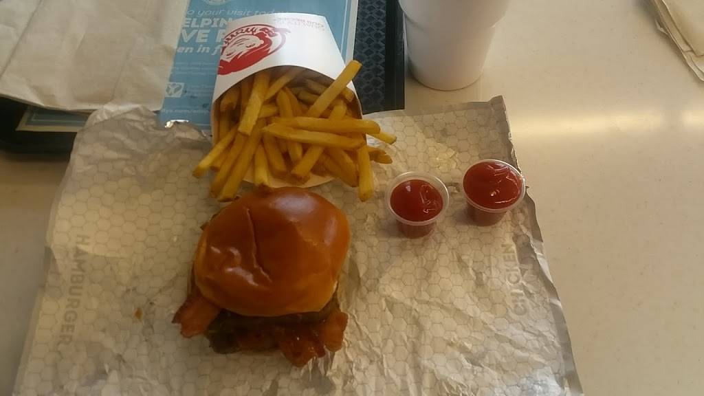 Wendys | restaurant | 801 W Norton Ave, Norton Shores, MI 49441, USA | 2312209060 OR +1 231-220-9060