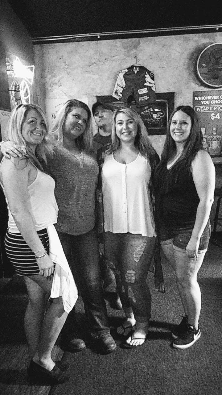 Redzone Sports Bar & Grill Llc | restaurant | 13510 IL-37, Marion, IL 62959, USA | 6189833066 OR +1 618-983-3066