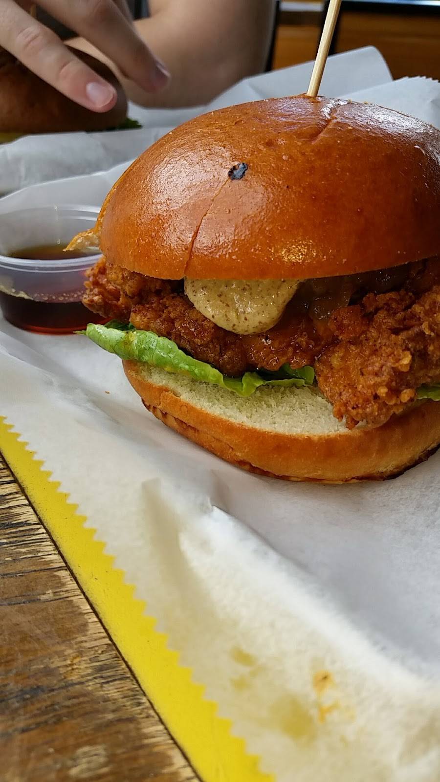 Bareburger | restaurant | 38 Danbury Rd, Ridgefield, CT 06877, USA | 2034382273 OR +1 203-438-2273