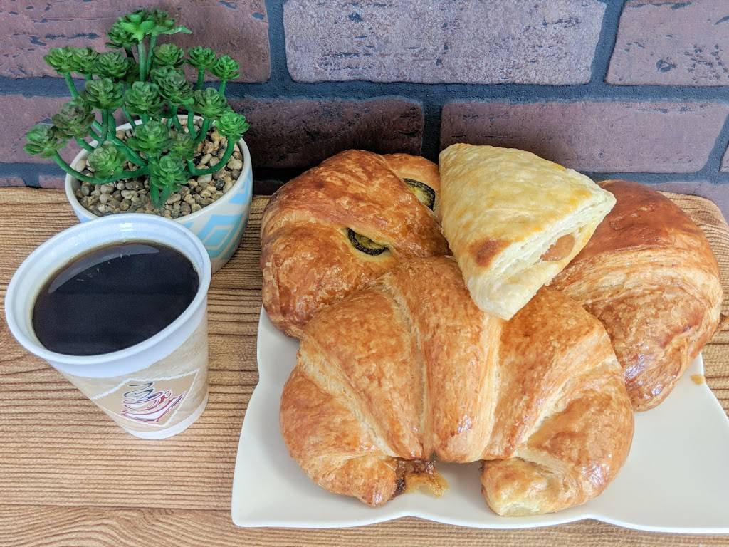 Sugarlicious | bakery | 101 E Foothill Blvd #33, Pomona, CA 91767, USA | 9092889330 OR +1 909-288-9330