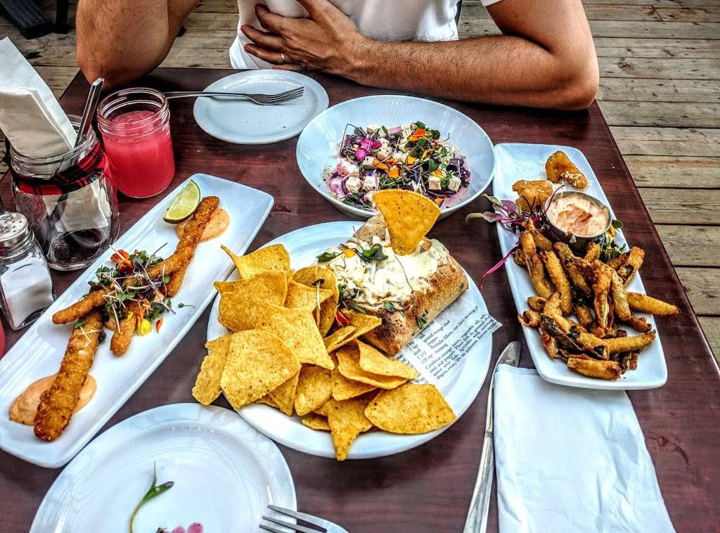 Pub Café La Maîtresse | restaurant | 144 Rue Champlain, Salaberry-de-Valleyfield, QC J6T 1X2, Canada | 4503711000 OR +1 450-371-1000