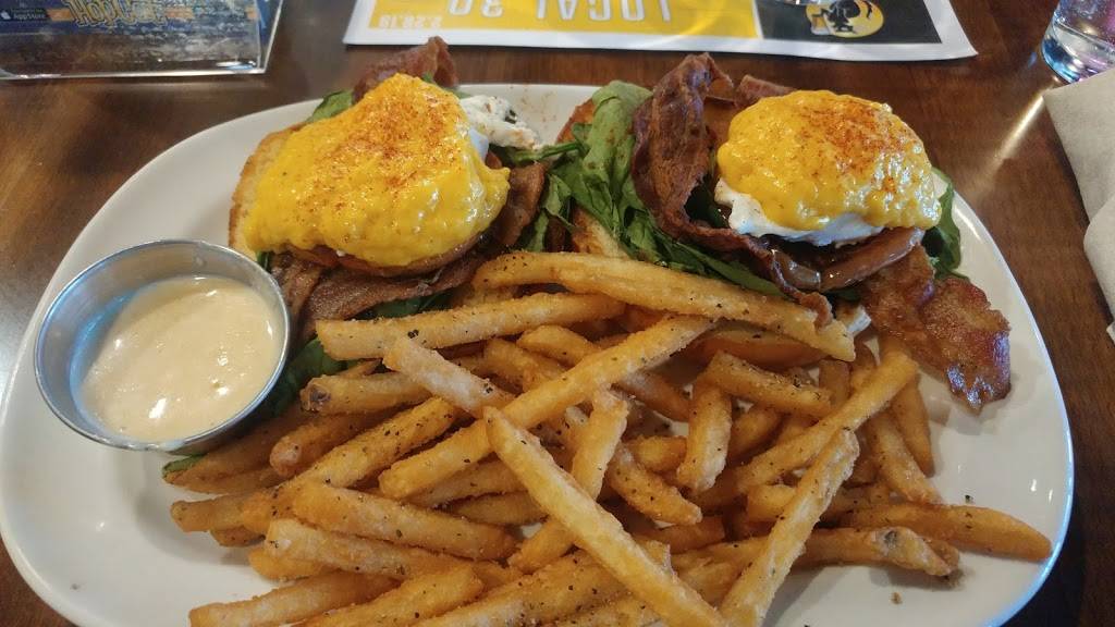 HopCat | restaurant | 2183 E Beltline Ave NE, Grand Rapids, MI 49525, USA | 6163690600 OR +1 616-369-0600