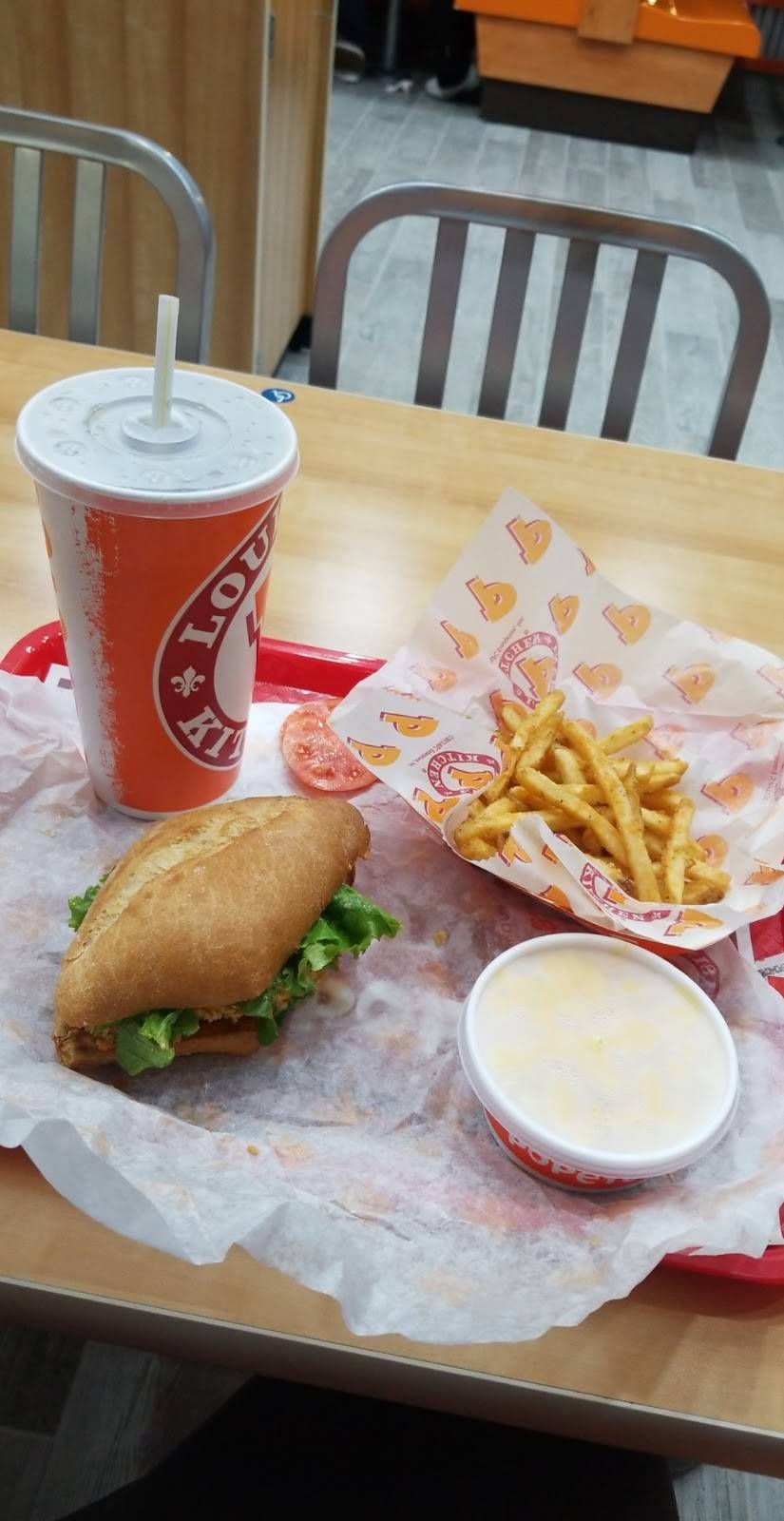 Popeyes Louisiana Kitchen | restaurant | 199 Bell Blvd, Belleville, ON K8P 5B8, Canada | 6137791008 OR +1 613-779-1008