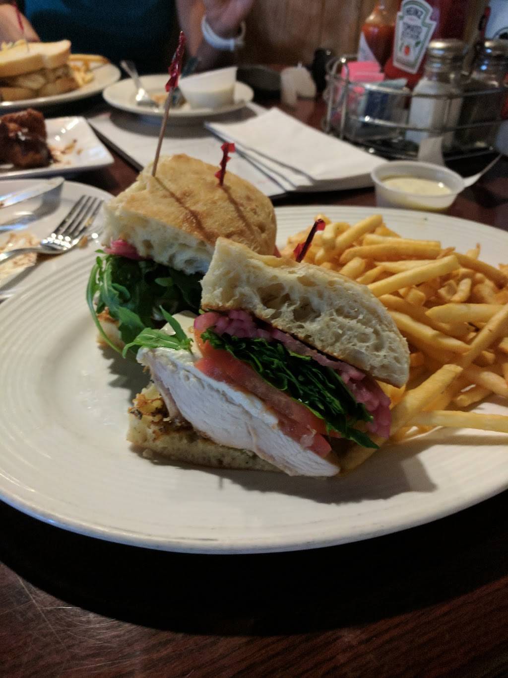 The Ranch Sports Grill | restaurant | 27412 Antonio Pkwy R1, Ladera Ranch, CA 92694, USA | 9494297737 OR +1 949-429-7737