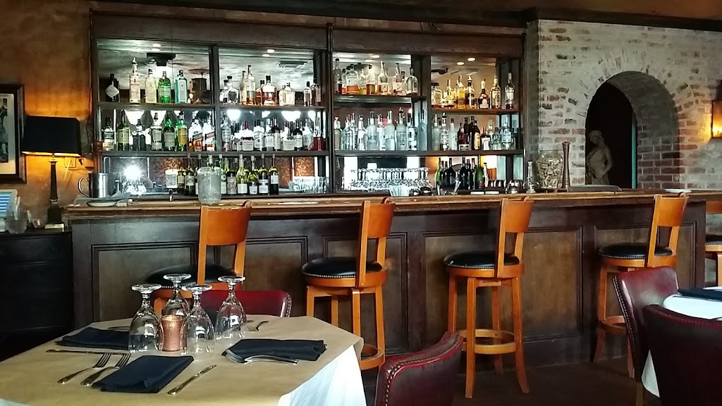 Genusas Italian Restaurant | restaurant | 815 Park Ave, Monroe, LA 71201, USA | 3183873083 OR +1 318-387-3083