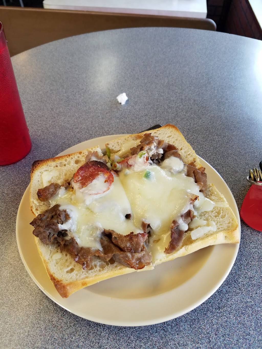 Family Pizza | restaurant | 309 E Main St, Vienna, IL 62995, USA | 6186589025 OR +1 618-658-9025