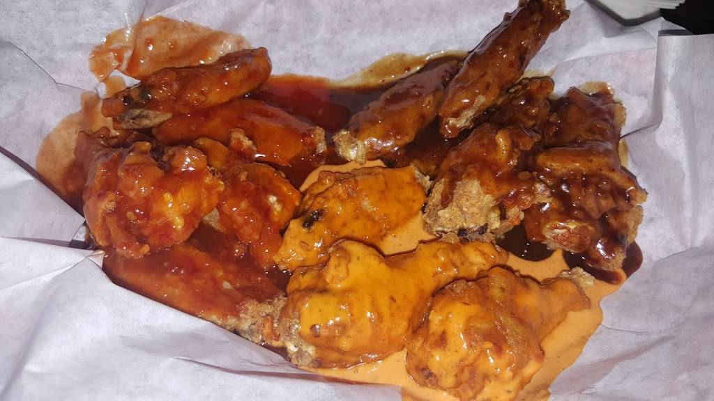 Gators Sports Bar And Grill | restaurant | 21041 Bear Valley Rd, Apple Valley, CA 92308, USA | 7609617200 OR +1 760-961-7200