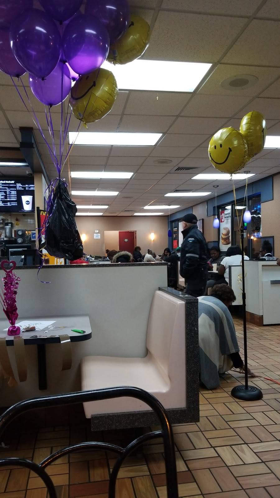 McDonalds | cafe | 485-497, Broadway, Paterson, NJ 07514, USA | 9732784710 OR +1 973-278-4710