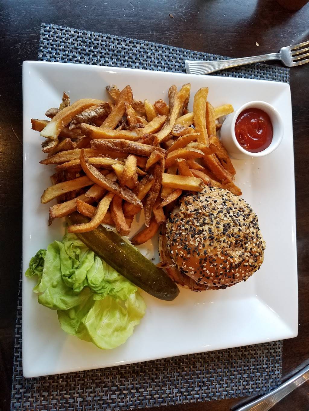 Jewel | restaurant | 400 Broadhollow Rd, Melville, NY 11747, USA | 6317555777 OR +1 631-755-5777