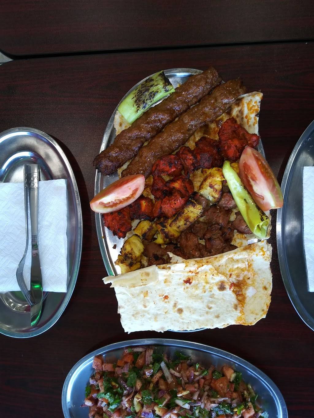 Halal Boys | restaurant | 7221 Tampa Ave, Reseda, CA 91335, USA | 8183411946 OR +1 818-341-1946