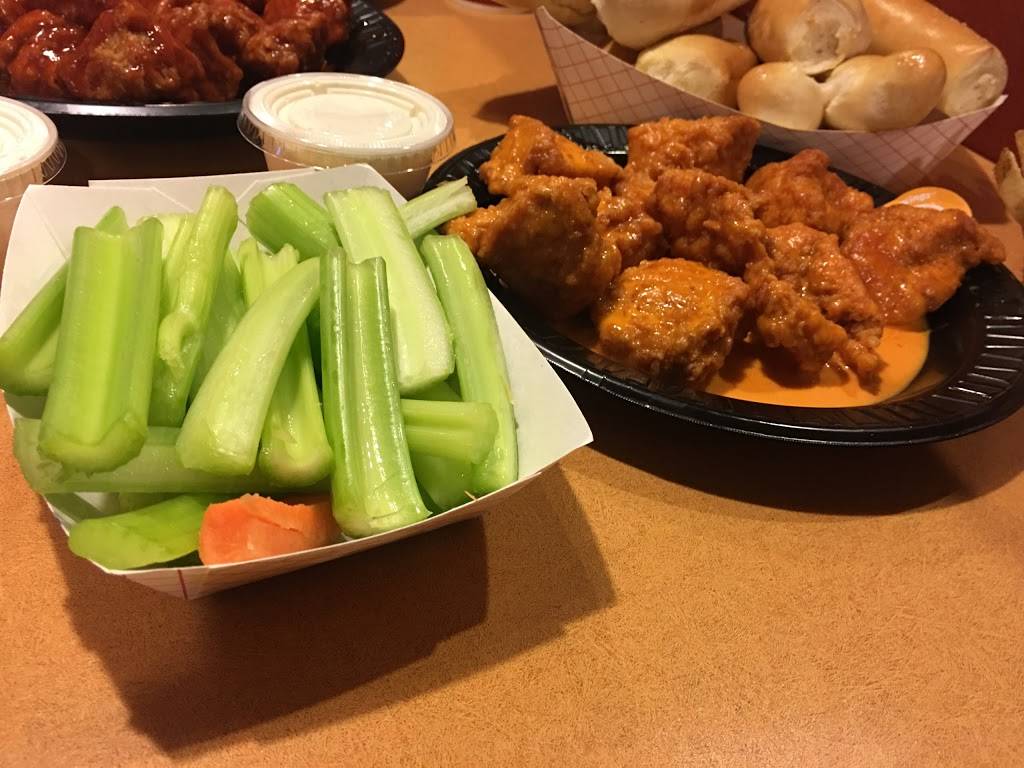 Wings N Things | restaurant | 12075 Carmel Mountain Rd #201, San Diego, CA 92128, USA | 8584519464 OR +1 858-451-9464