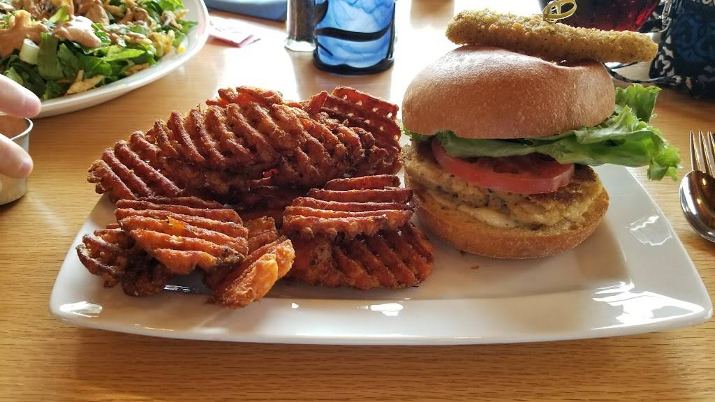 Horizons Restaurant & Lounge | night club | 4888 N Broadway, Geneva, OH 44041, USA | 4404667100 OR +1 440-466-7100