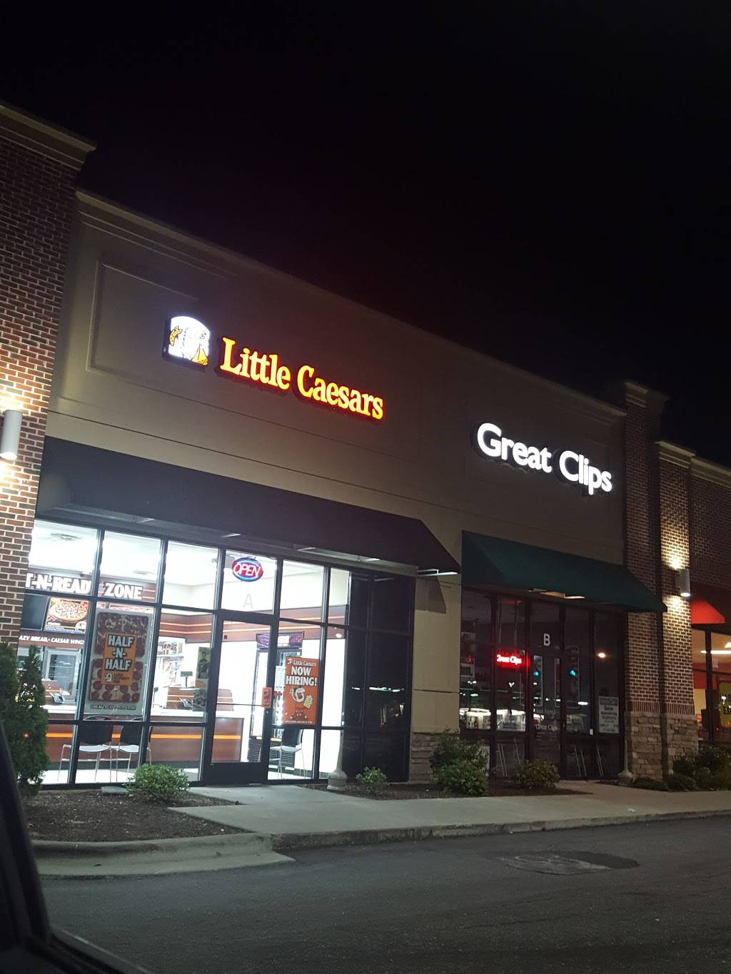 Little Caesars Pizza | meal takeaway | 1202 N Brightleaf Blvd Suite A, Smithfield, NC 27577, USA | 9192431428 OR +1 919-243-1428