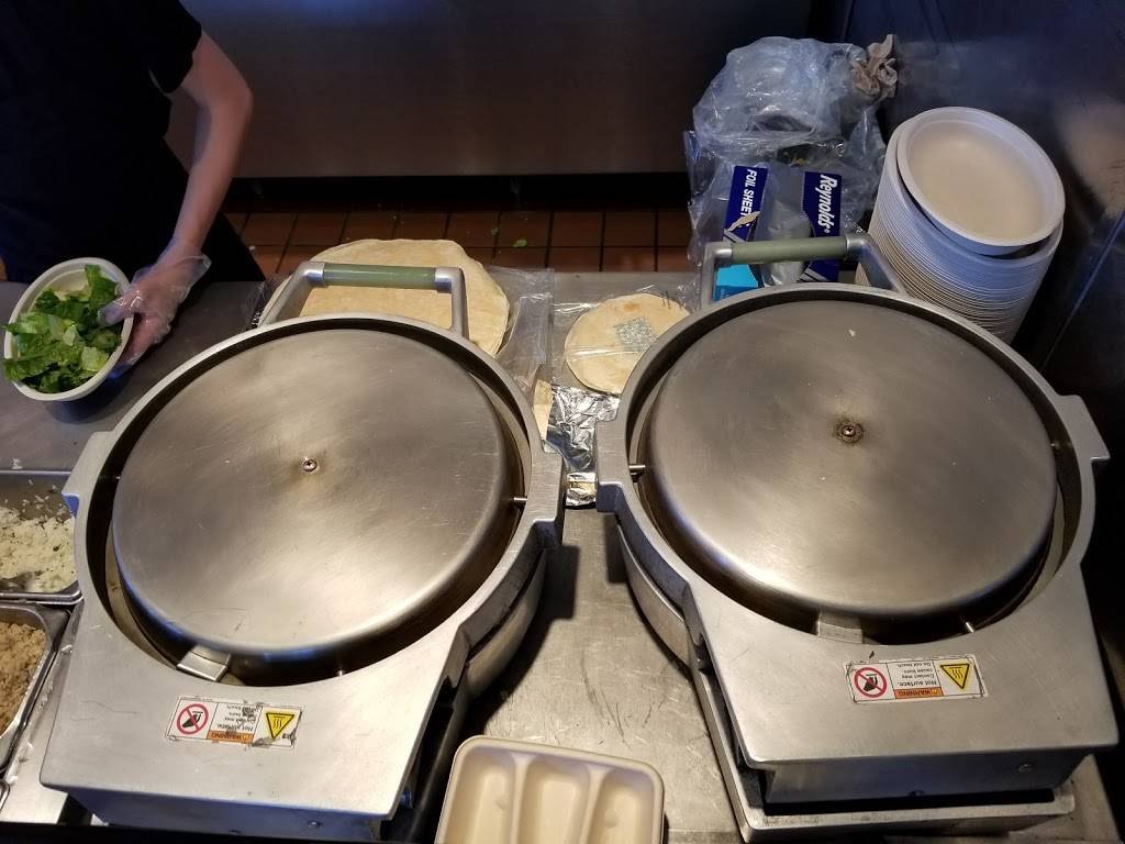 Chipotle Mexican Grill | restaurant | 2400 Charleston Rd, Mountain View, CA 94043, USA | 6509696528 OR +1 650-969-6528