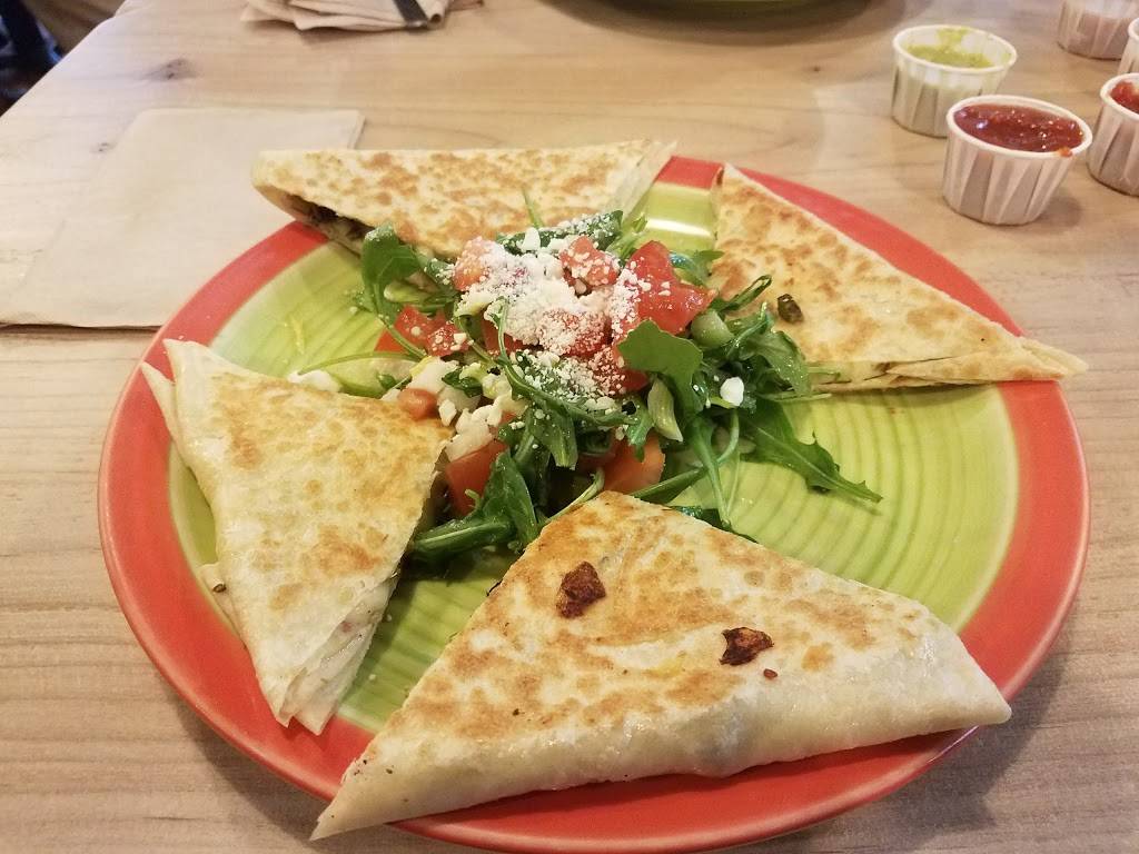 Dos Coyotes Border Cafe | restaurant | 1735 Arden Way #230, Sacramento, CA 95815, USA | 9169270377 OR +1 916-927-0377