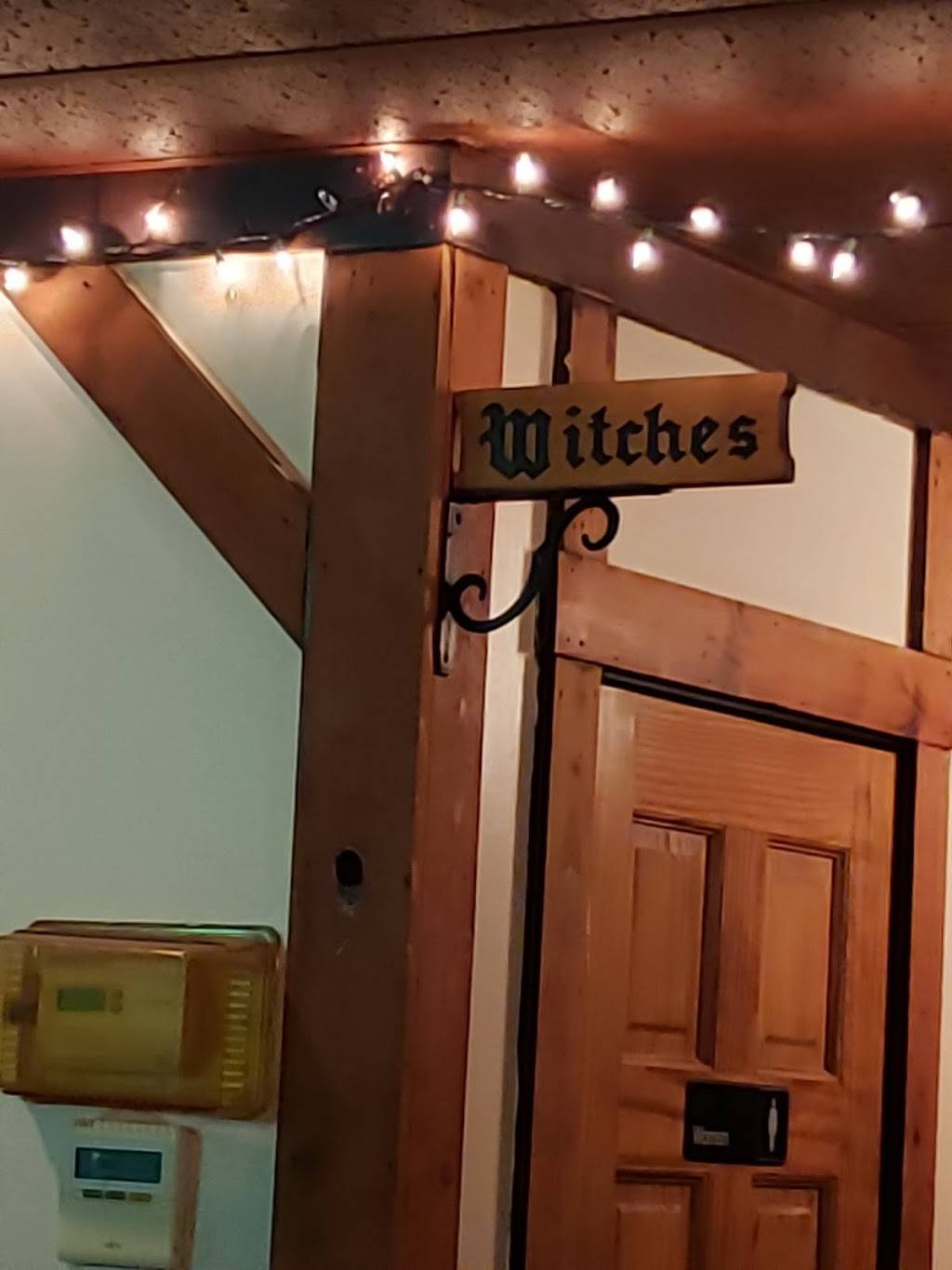 Major Magleashes Pub | restaurant | 268 Washington St, Salem, MA 01970, USA | 9787442328 OR +1 978-744-2328