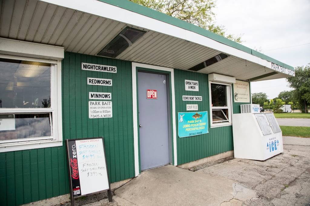 Park Bait Co | restaurant | 600 W Montrose Ave, Chicago, IL 60613, USA | 7732712838 OR +1 773-271-2838