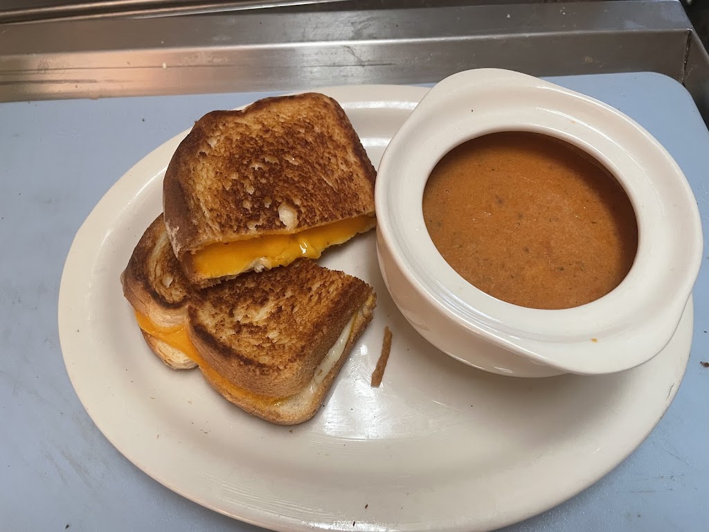 Oscar’s hometown diner | restaurant | 6798 US-20, Bouckville, NY 13310, USA | 3158934107 OR +1 315-893-4107