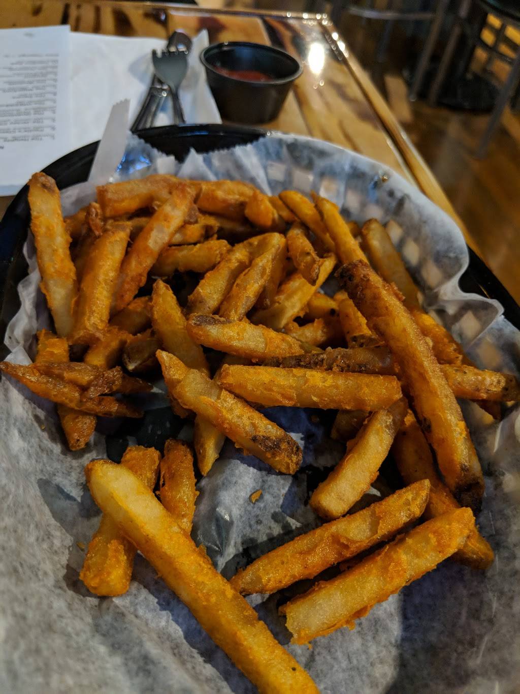 Paulie’s Brickhouse | restaurant | 264 Central Ave, Jersey City, NJ 07307, USA | 2014341188 OR +1 201-434-1188