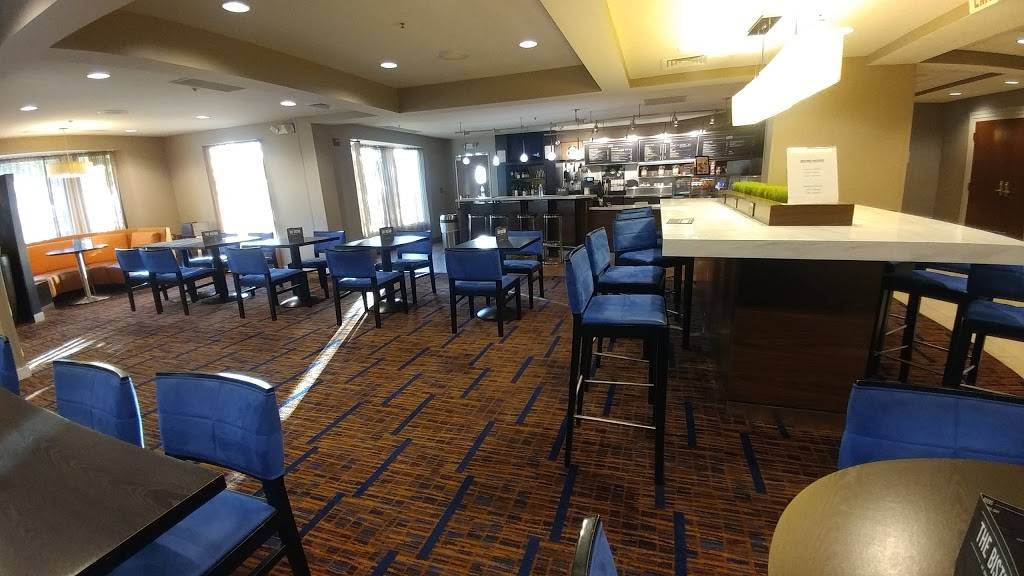 The Bistro – Eat. Drink. Connect.® | restaurant | 3990 Olympic Blvd, Erlanger, KY 41018, USA | 8596479900 OR +1 859-647-9900