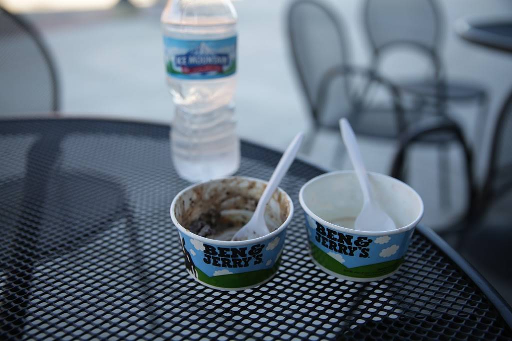 Ben & Jerrys | bakery | 1860 Tower Dr, Glenview, IL 60026, USA | 8476578474 OR +1 847-657-8474