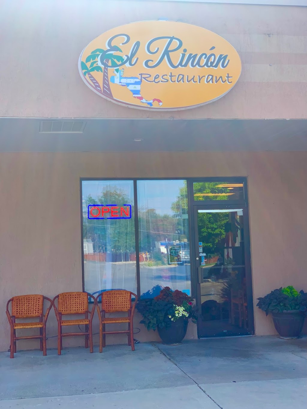 El Rincon Centroamericano | restaurant | 1530 Railroad Ave UNIT C, Rifle, CO 81650, USA | 9706659366 OR +1 970-665-9366