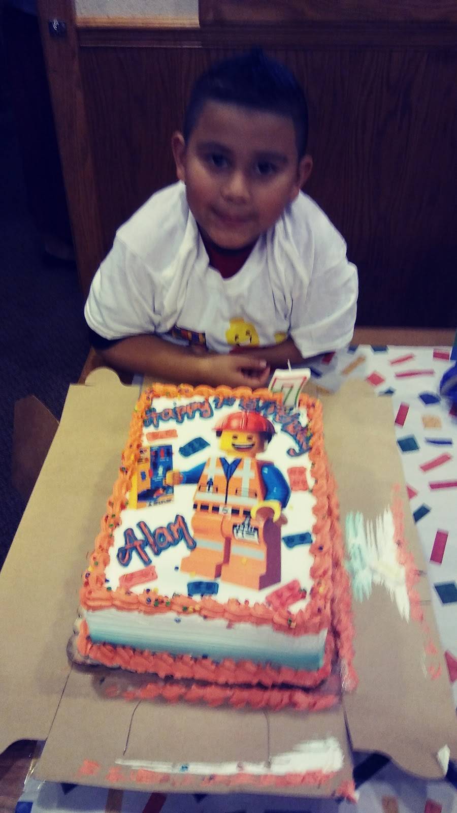 Round Table Pizza | meal delivery | 1565 S Novato Blvd, Novato, CA 94947, USA | 4158972512 OR +1 415-897-2512