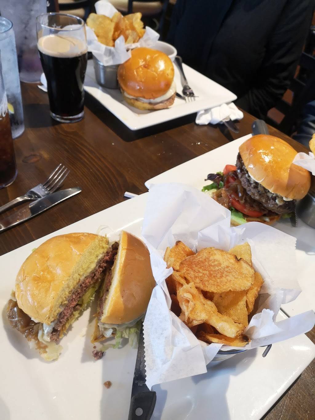 Cold Beers & Cheeseburgers | restaurant | 322 Fifth Ave, San Diego, CA 92101, USA | 6195469292 OR +1 619-546-9292