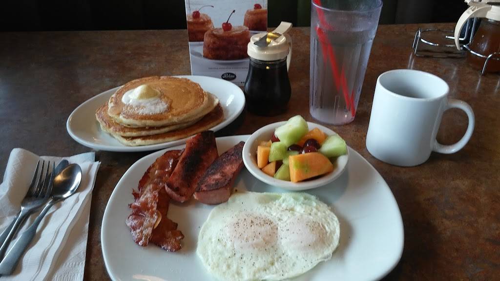 Perkins Restaurant & Bakery | restaurant | 5002 E Fowler Ave, Tampa, FL 33617, USA | 8138992266 OR +1 813-899-2266