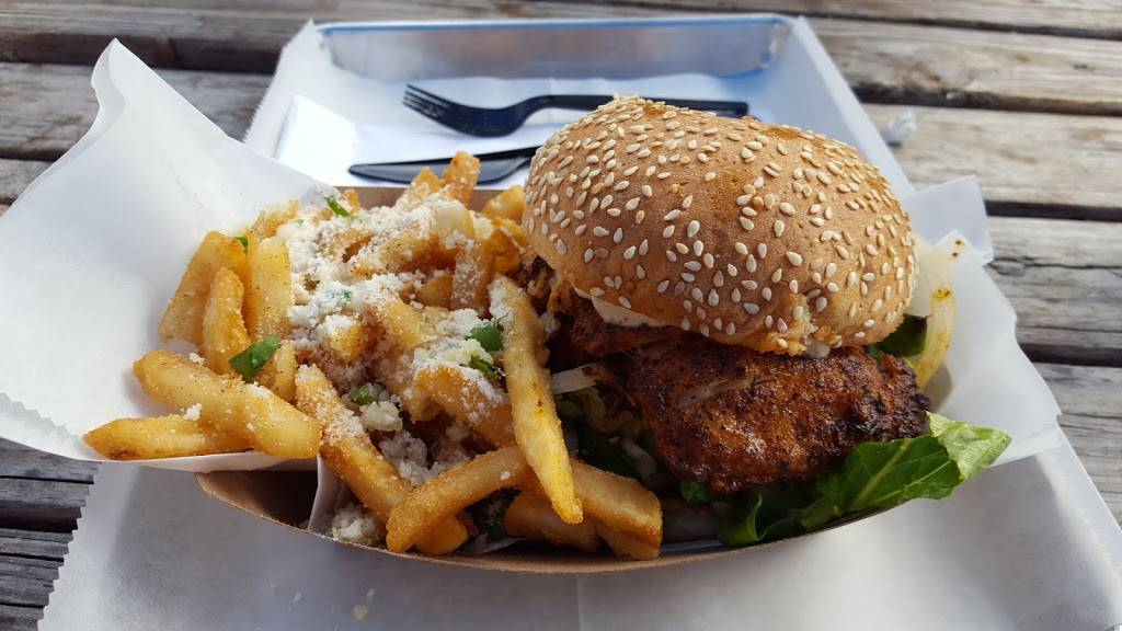 Big Rays Fish Camp | restaurant | 6116 Interbay Blvd, Tampa, FL 33611, USA | 8136053615 OR +1 813-605-3615