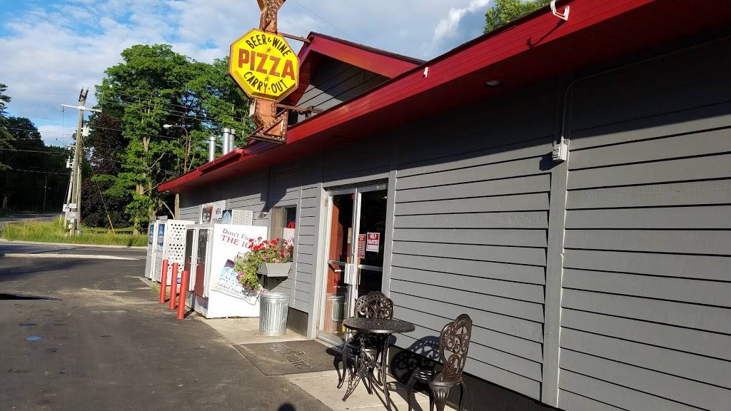 G Js Pizza & Market | restaurant | 2700 Holiday Rd, Traverse City, MI 49686, USA | 2319382700 OR +1 231-938-2700