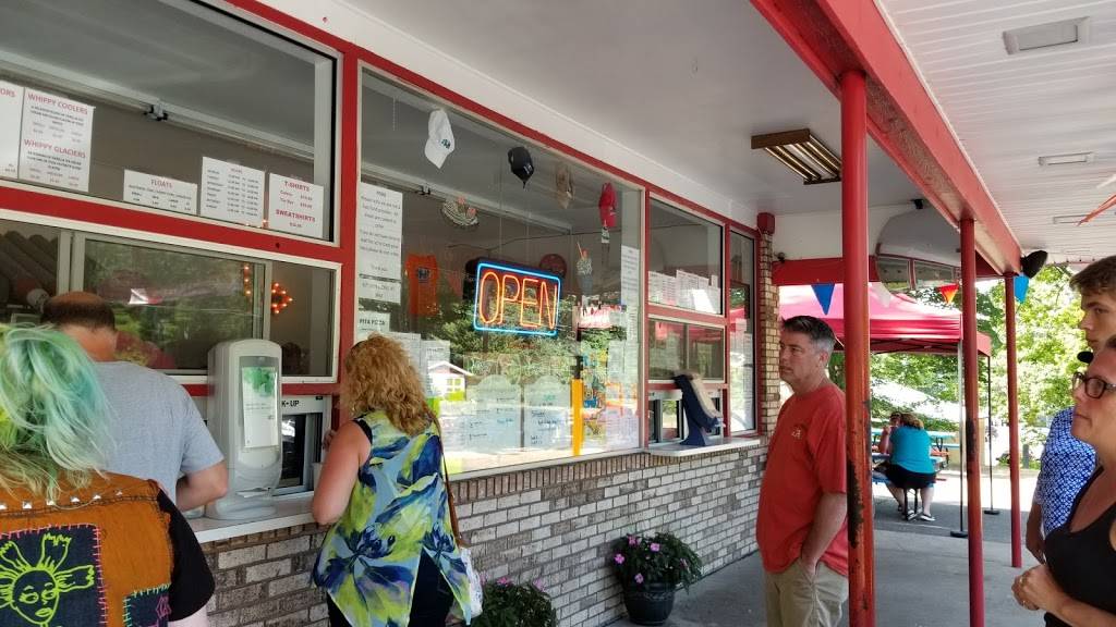 Whippy Dip | restaurant | 591 N 18th Ave, Mears, MI 49436, USA | 2318734715 OR +1 231-873-4715