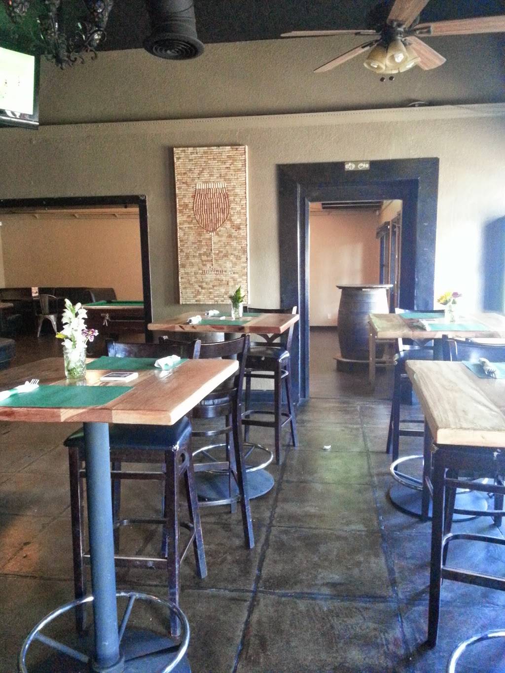 Lucky Fools Pub | restaurant | 75 E High St, Moorpark, CA 93021, USA | 8055321500 OR +1 805-532-1500