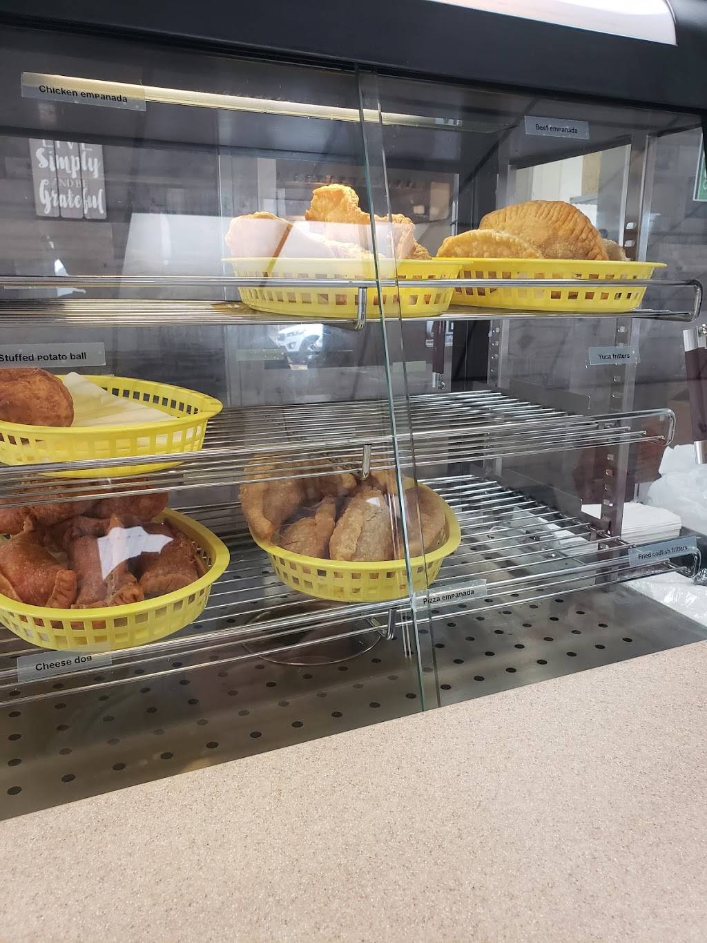 El Gustazo Puerto Rican Restaurant | restaurant | 3505 Spring St, Racine, WI 53405, USA | 2624564881 OR +1 262-456-4881