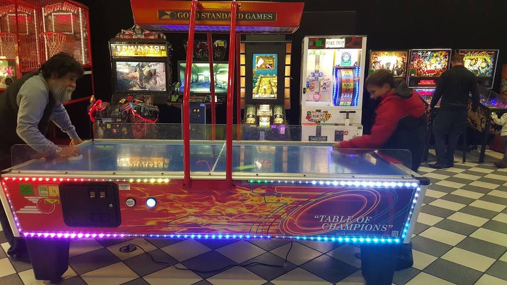 Cinemark San Antonio 16 | meal takeaway | 5063 Loop 410 N.W, San Antonio, TX 78229, USA | 2105229660 OR +1 210-522-9660