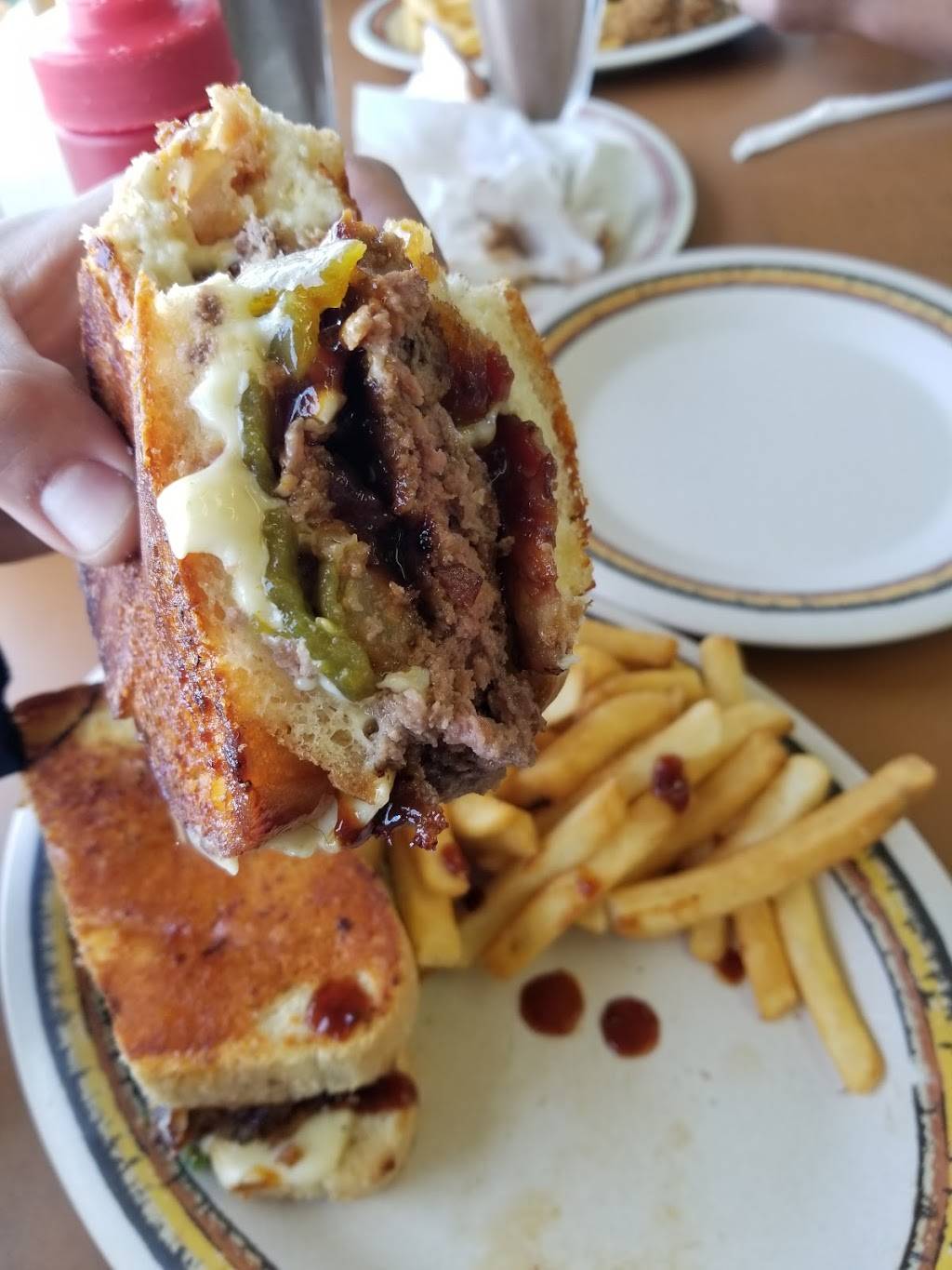 Emma Jeans Holland Burger Cafe | restaurant | 17143 N D St, Victorville, CA 92394, USA | 7602439938 OR +1 760-243-9938