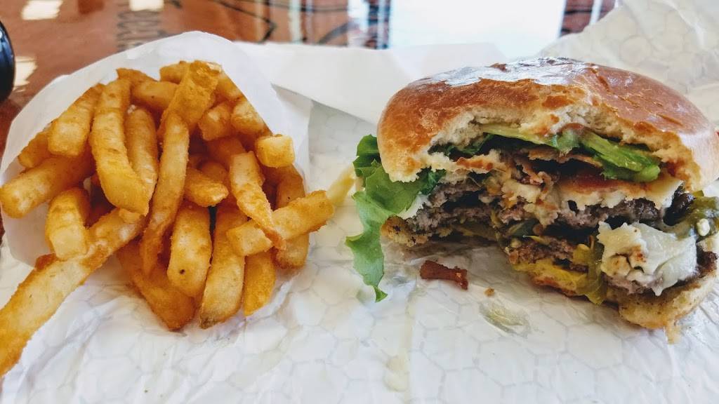 Sharks Burger | restaurant | 12681 Hero Way West, Leander, TX 78641, USA | 5122595200 OR +1 512-259-5200