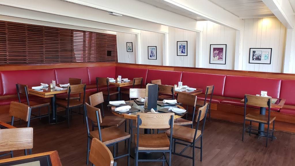 Santa Barbara FisHouse | restaurant | 101 E Cabrillo Blvd, Santa Barbara, CA 93101, USA | 8059662112 OR +1 805-966-2112