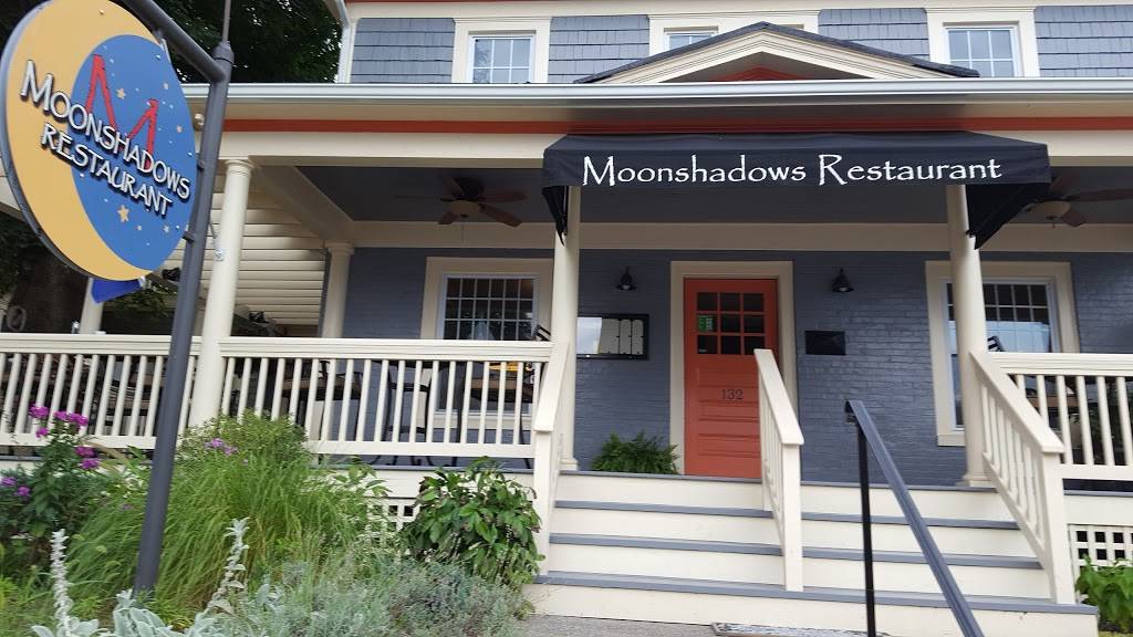 Moonshadows Restaurant | restaurant | 132 E Main St, Luray, VA 22835, USA | 5407431911 OR +1 540-743-1911