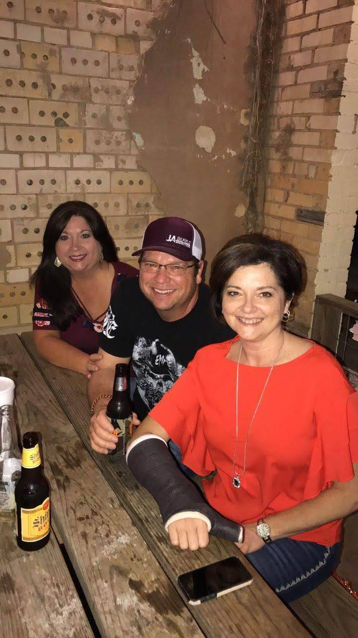 Salt Lickers | restaurant | 229 N Main St, Grand Saline, TX 75140, USA | 9033681375 OR +1 903-368-1375