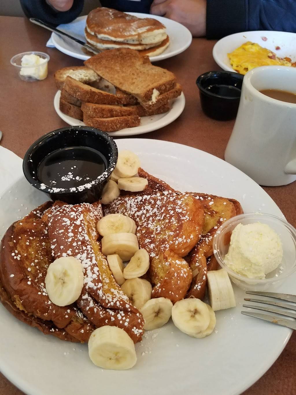 The Cracked Egg | restaurant | 7660 W Cheyenne Ave # 125, Las Vegas, NV 89129, USA | 7023957981 OR +1 702-395-7981